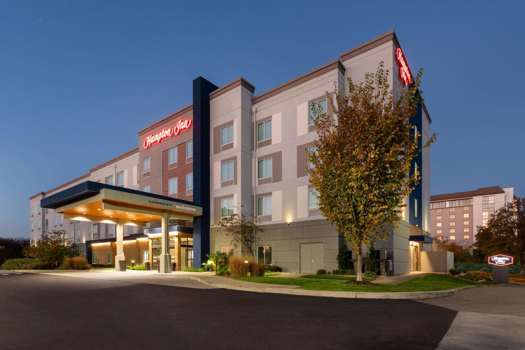 Hampton Inn By Hilton Nashville Airport Century Place Exterior foto