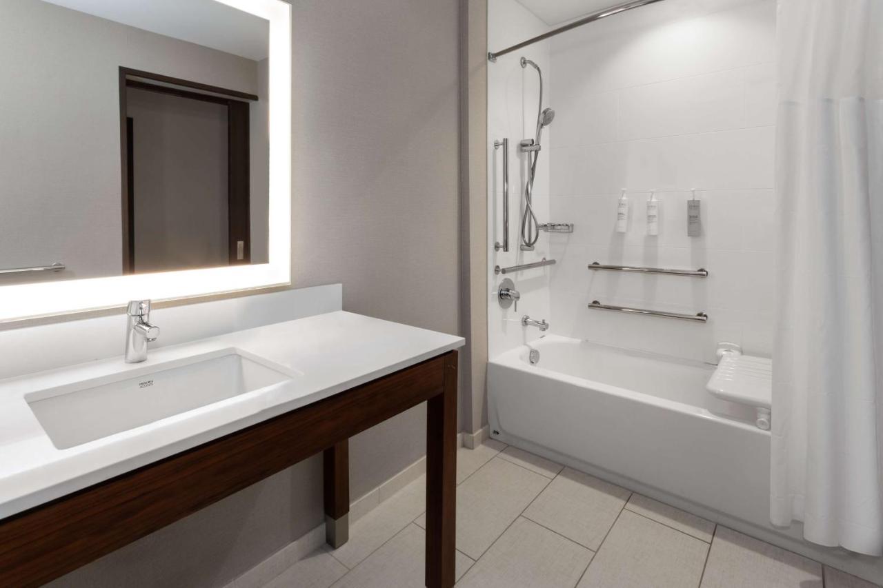 Hampton Inn By Hilton Nashville Airport Century Place Exterior foto